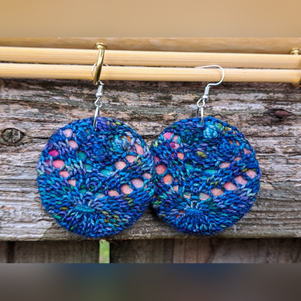 Circle Blue and Multicolor Knit Earrings